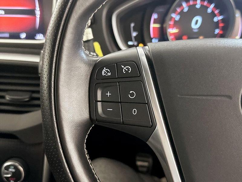 Used Volvo V40 2018 for sale - 76162053: Photo 17