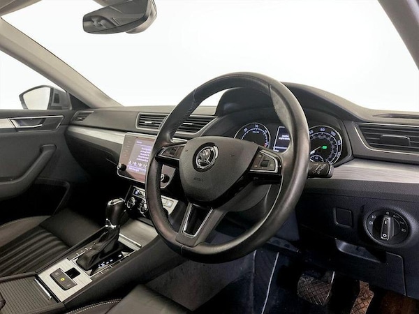Used Skoda Superb 2019 for sale - 76017119: Photo 17