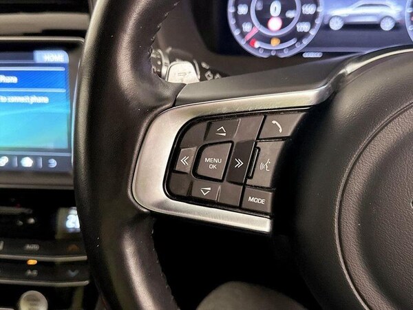 Used Jaguar F-Pace 2019 for sale - 76255299: Photo 18