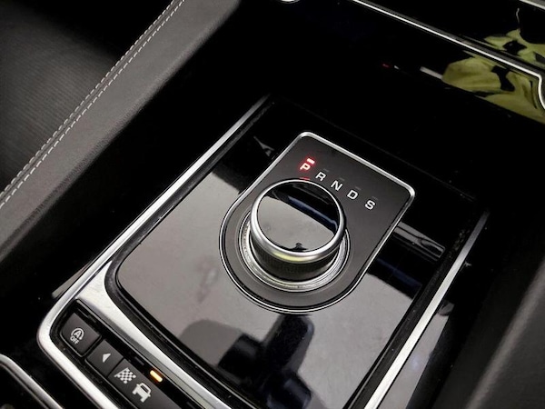 Used Jaguar F-Pace 2019 for sale - 76255299: Photo 26