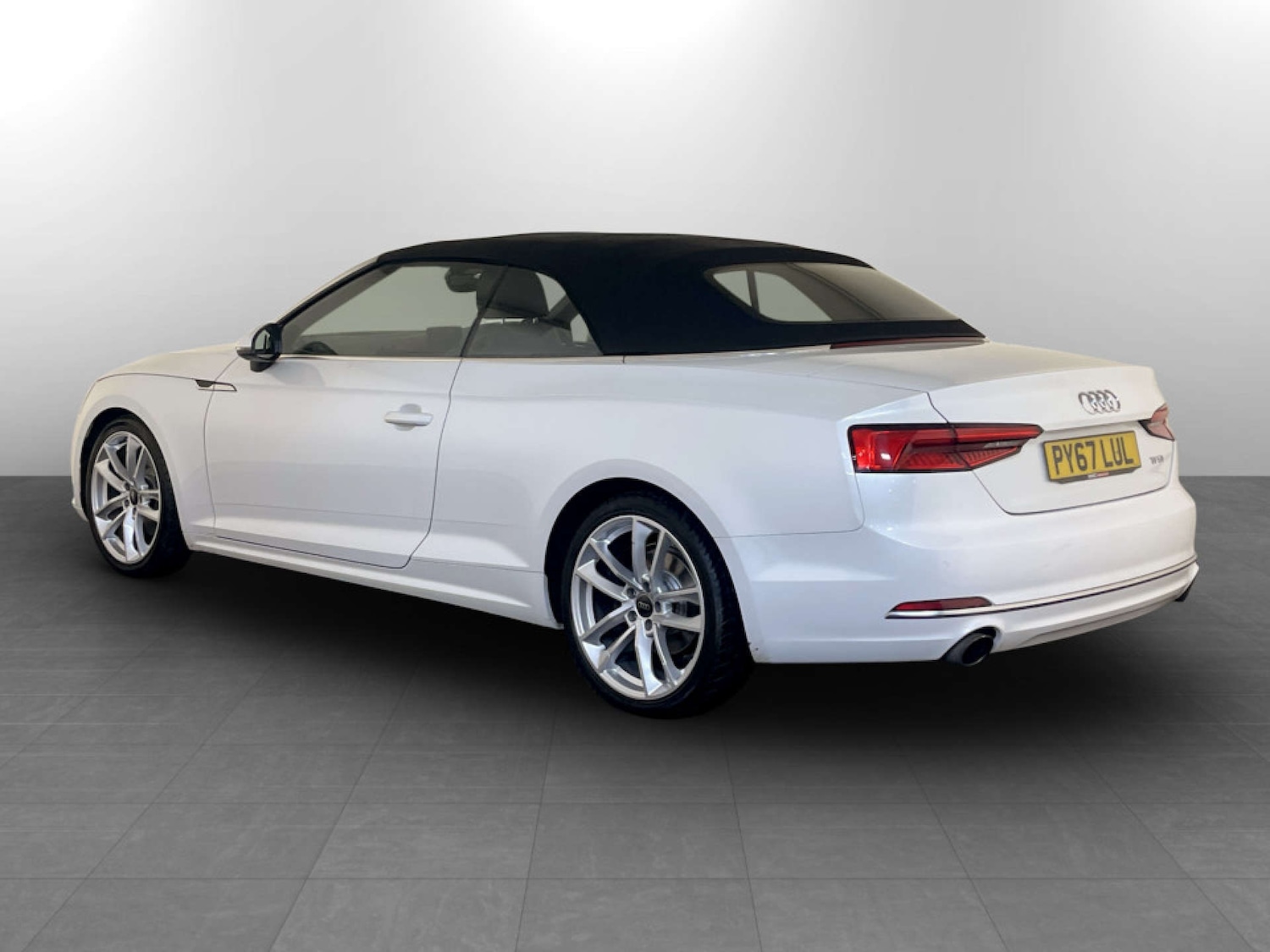 Used Audi A5 Cabriolet 2018 for sale - 77185258: Photo 8