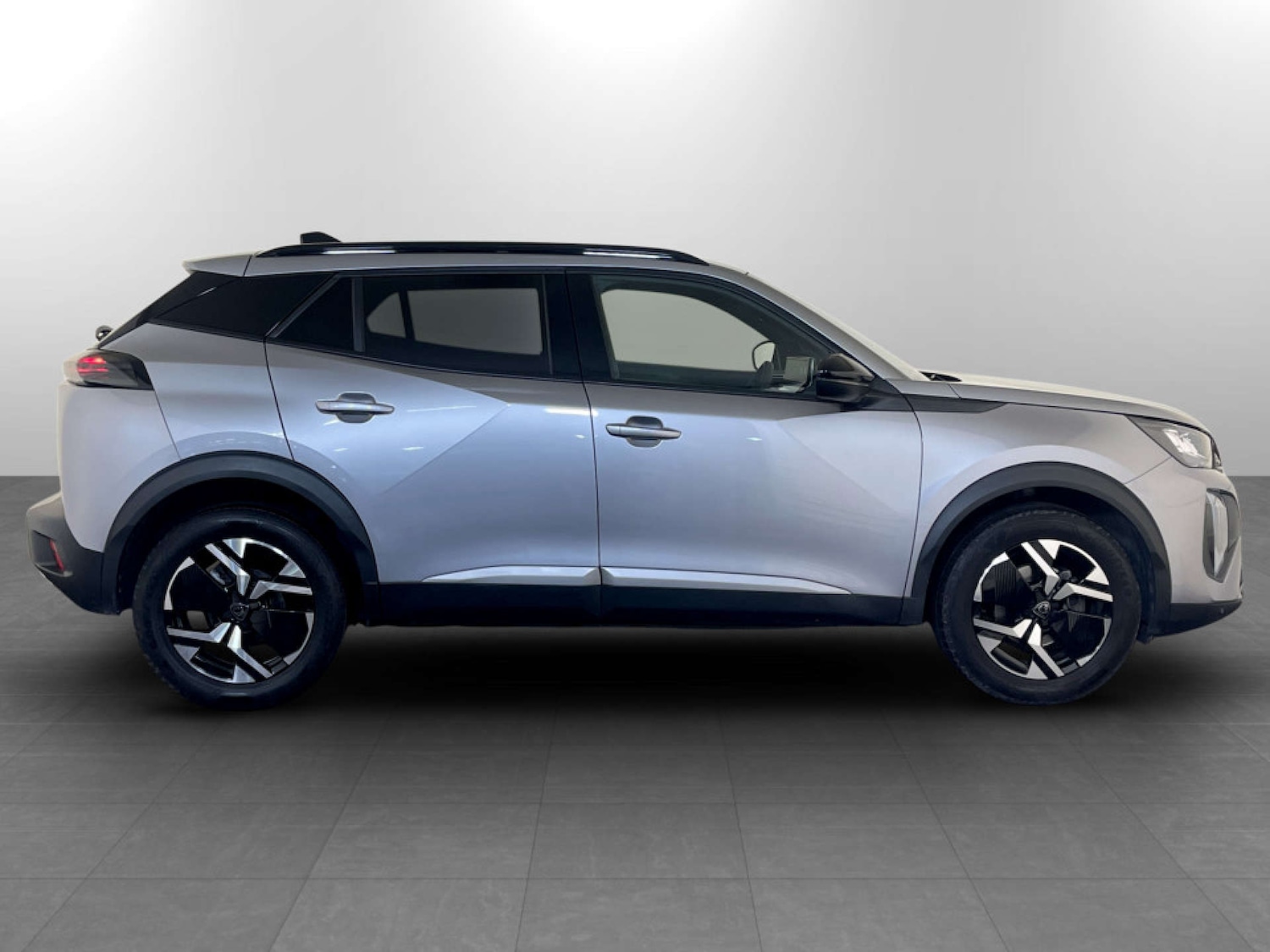 Used Peugeot 2008 2023 for sale - 77655552: Photo 11