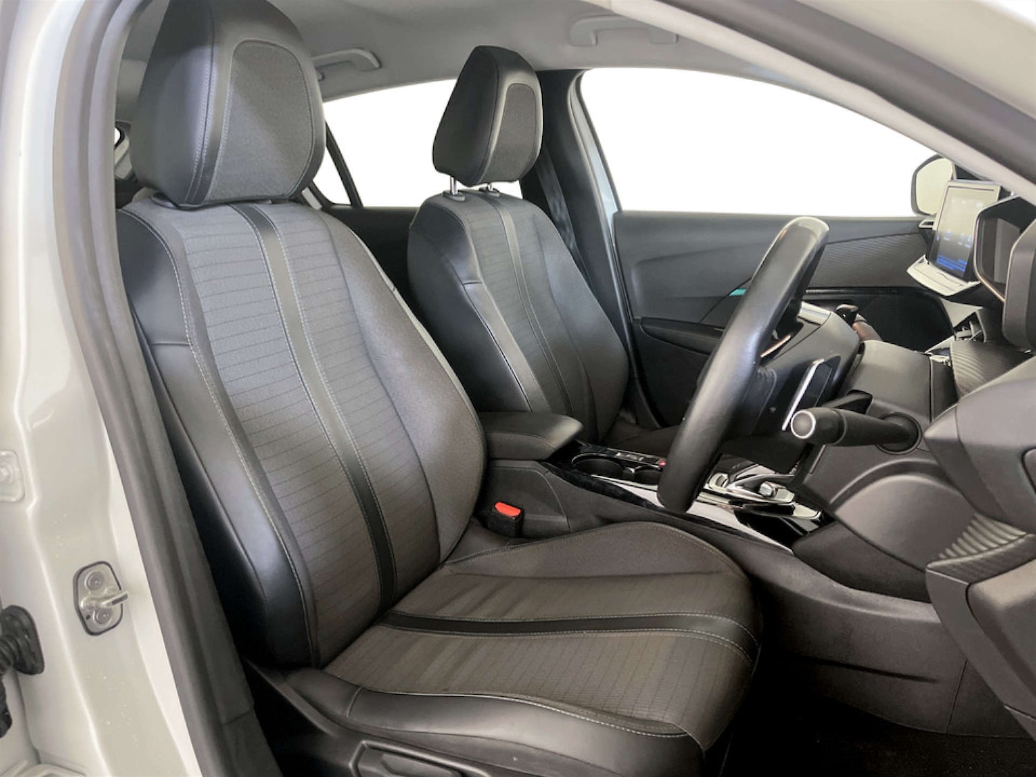 Used Peugeot 208 2021 for sale - 77639609: Photo 13