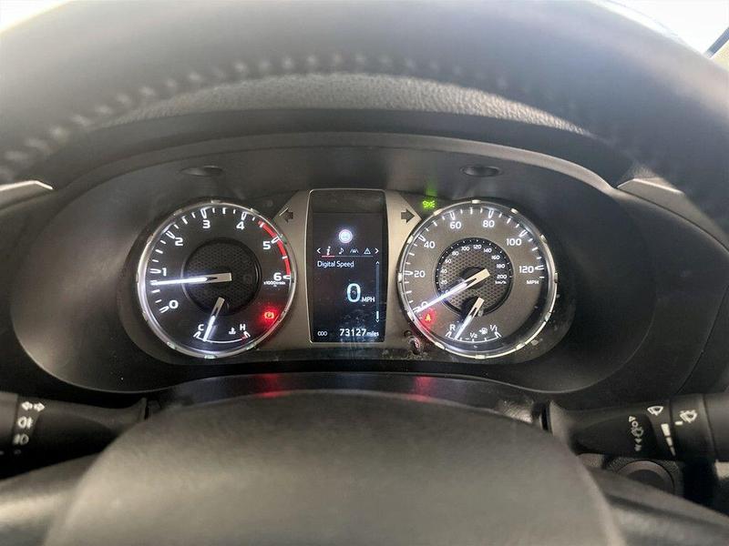 Used Toyota Hilux 2021 for sale - 76302649: Photo 19