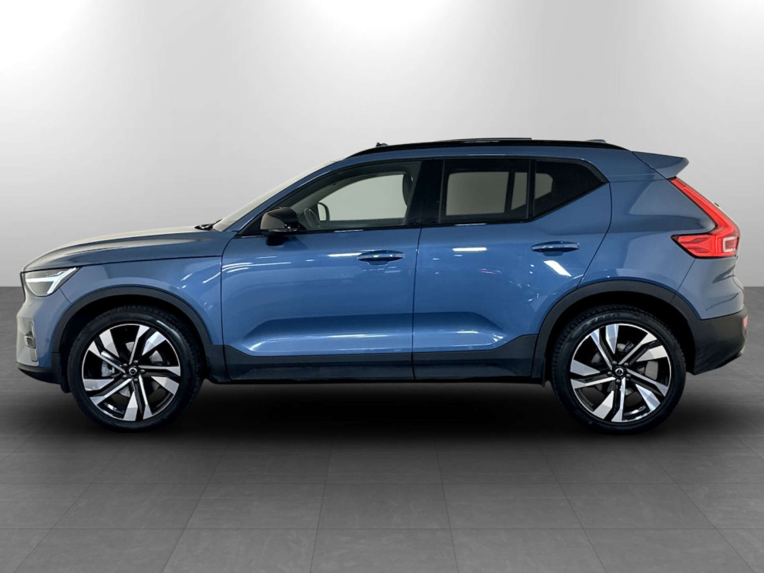 Used Volvo XC40 2023 for sale - 77185018: Photo 7