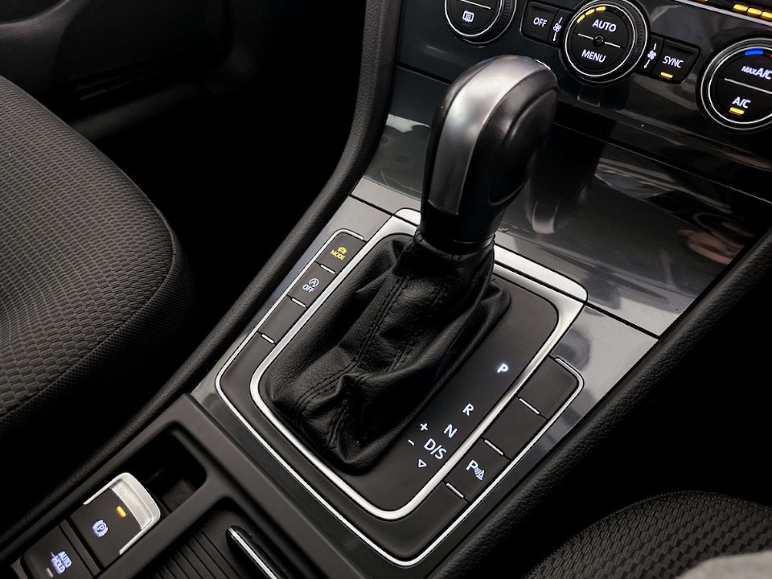 Used Volkswagen Golf 2020 for sale - 77185022: Photo 28