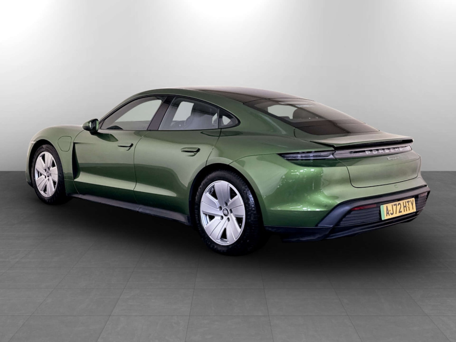 Used Porsche Taycan 2022 for sale - 77211814: Photo 9