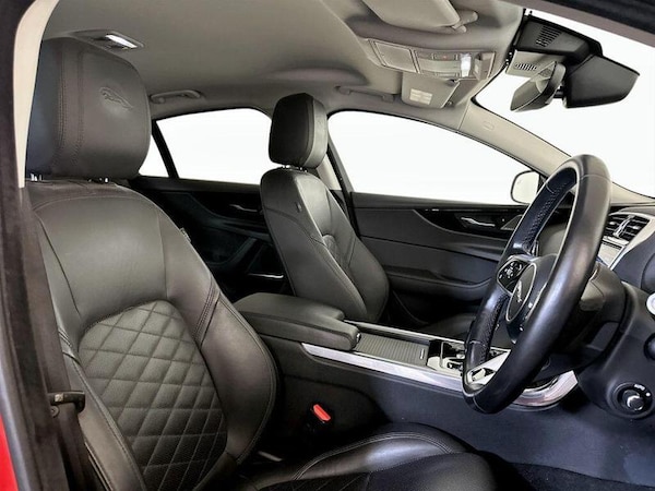 Used Jaguar XE 2020 for sale - 75712116: Photo 13