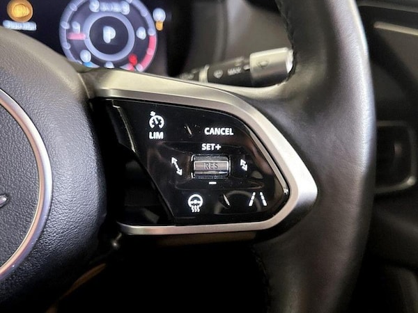 Used Jaguar XE 2020 for sale - 75712116: Photo 19