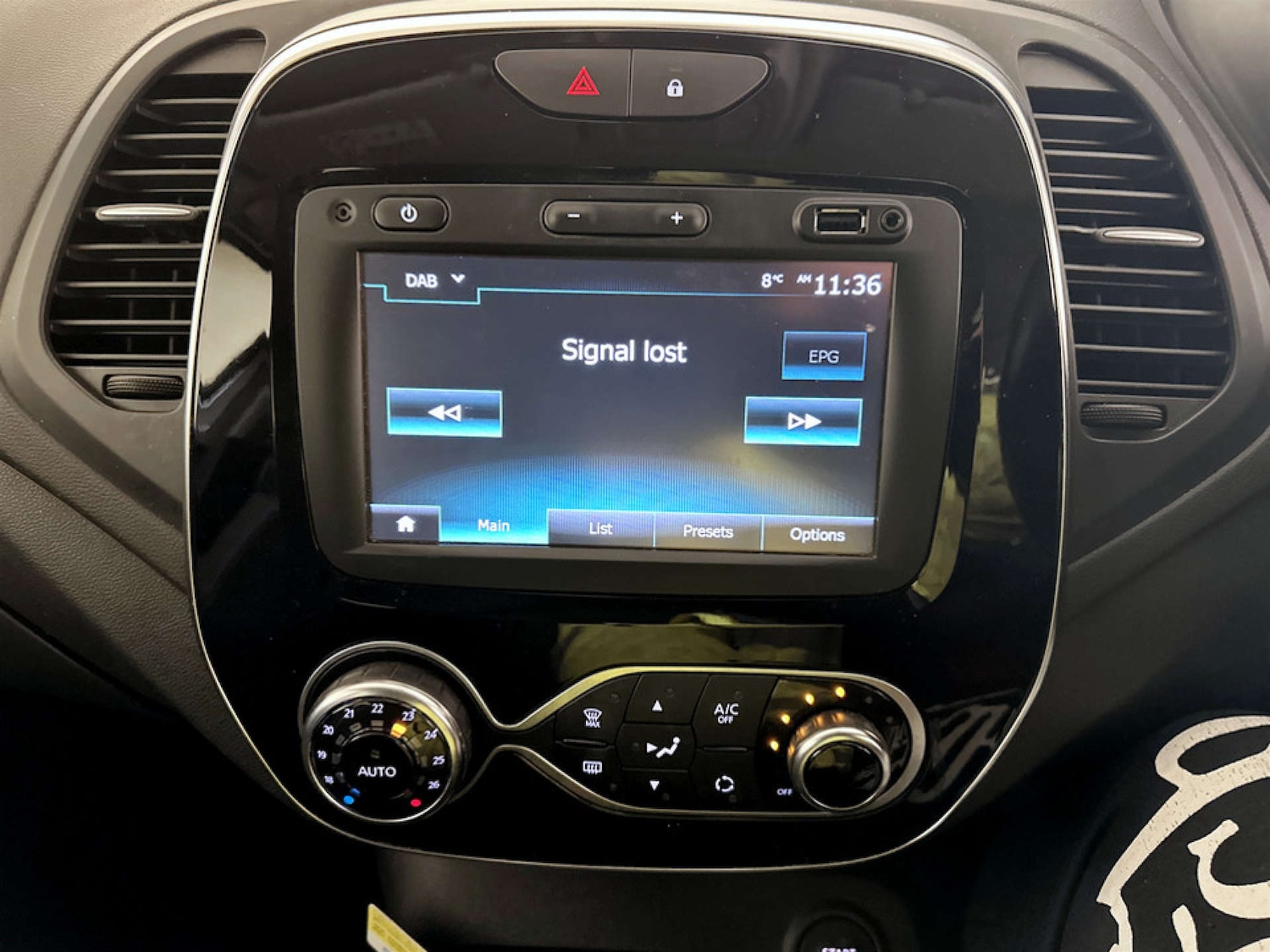 Used Renault Captur 2017 for sale - 77355509: Photo 24