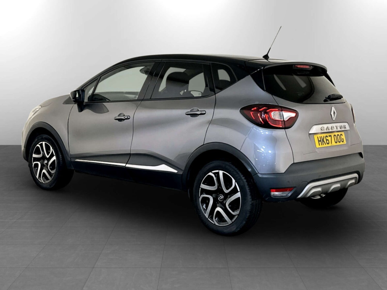 Used Renault Captur 2017 for sale - 77355509: Photo 8