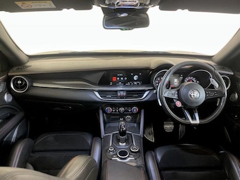 Used Alfa Romeo Stelvio 2019 for sale - 75969404: Photo
