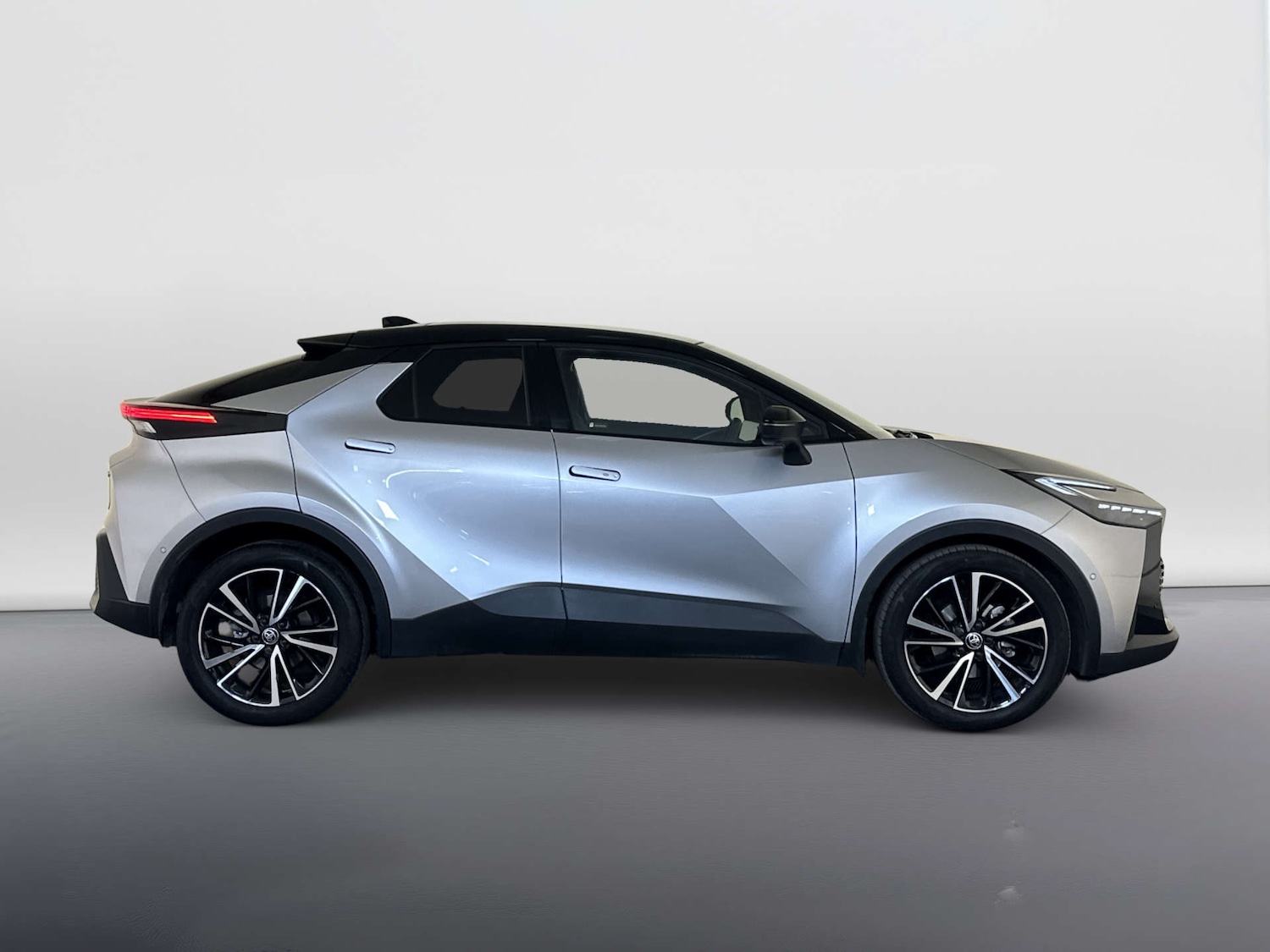 Used Toyota C-HR 2024 for sale - 77953343: Photo 11