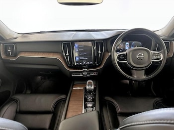 Used Volvo XC60 2019 for sale - 75898012: Photo