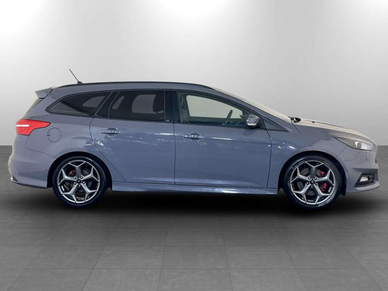 Used Ford Focus 2017 for sale - 77157307: Photo 11