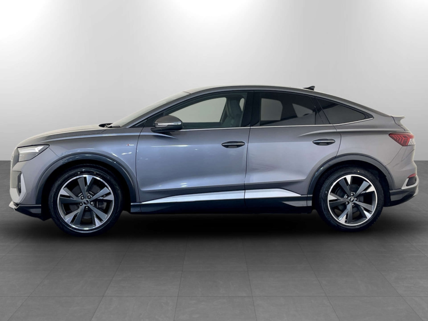 Used Audi Q4 e-tron 2022 for sale - 77618858: Photo 7