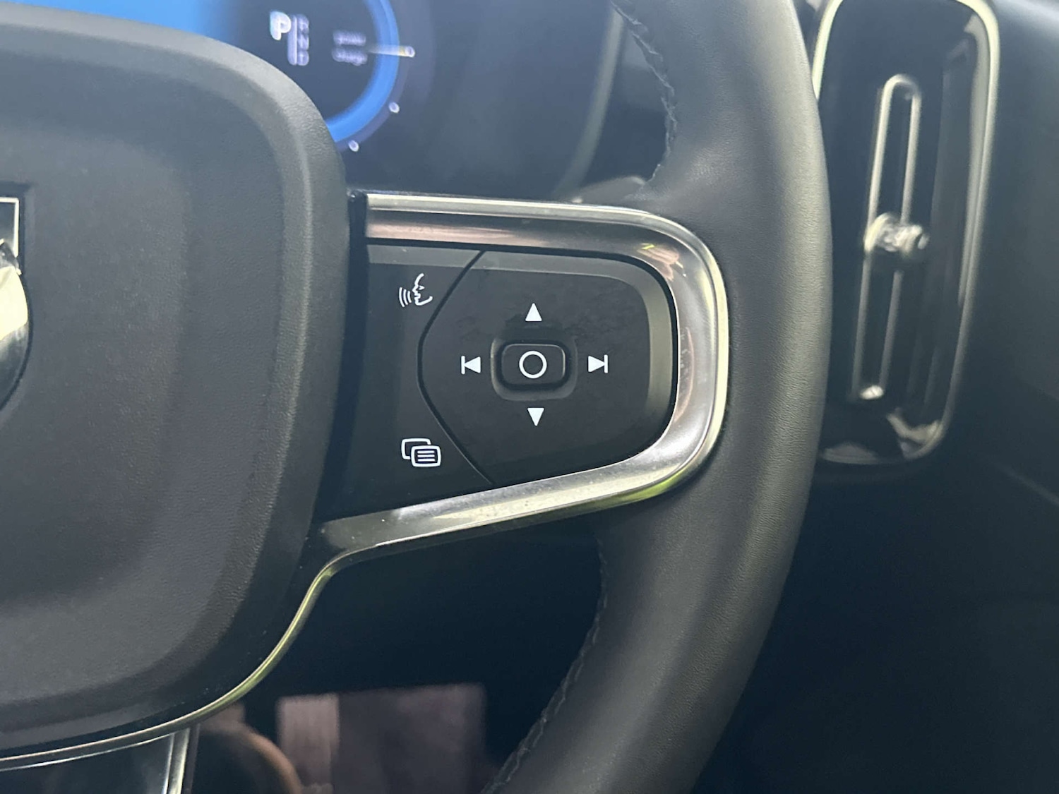 Used Volvo C40 2023 for sale - 77968978: Photo 19