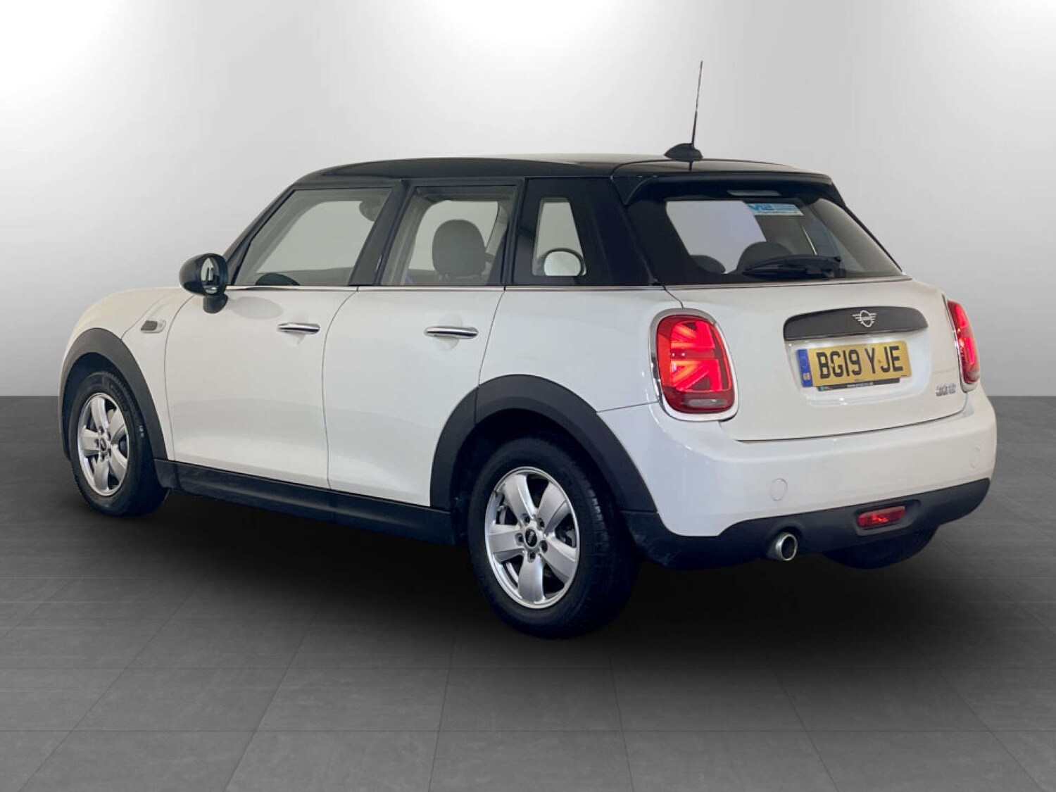 Used MINI Hatch 2019 for sale - 77693786: Photo 8