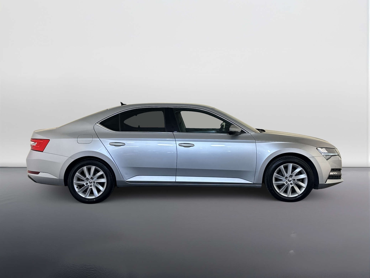 Used Skoda Superb 2021 for sale - 78083356: Photo 11