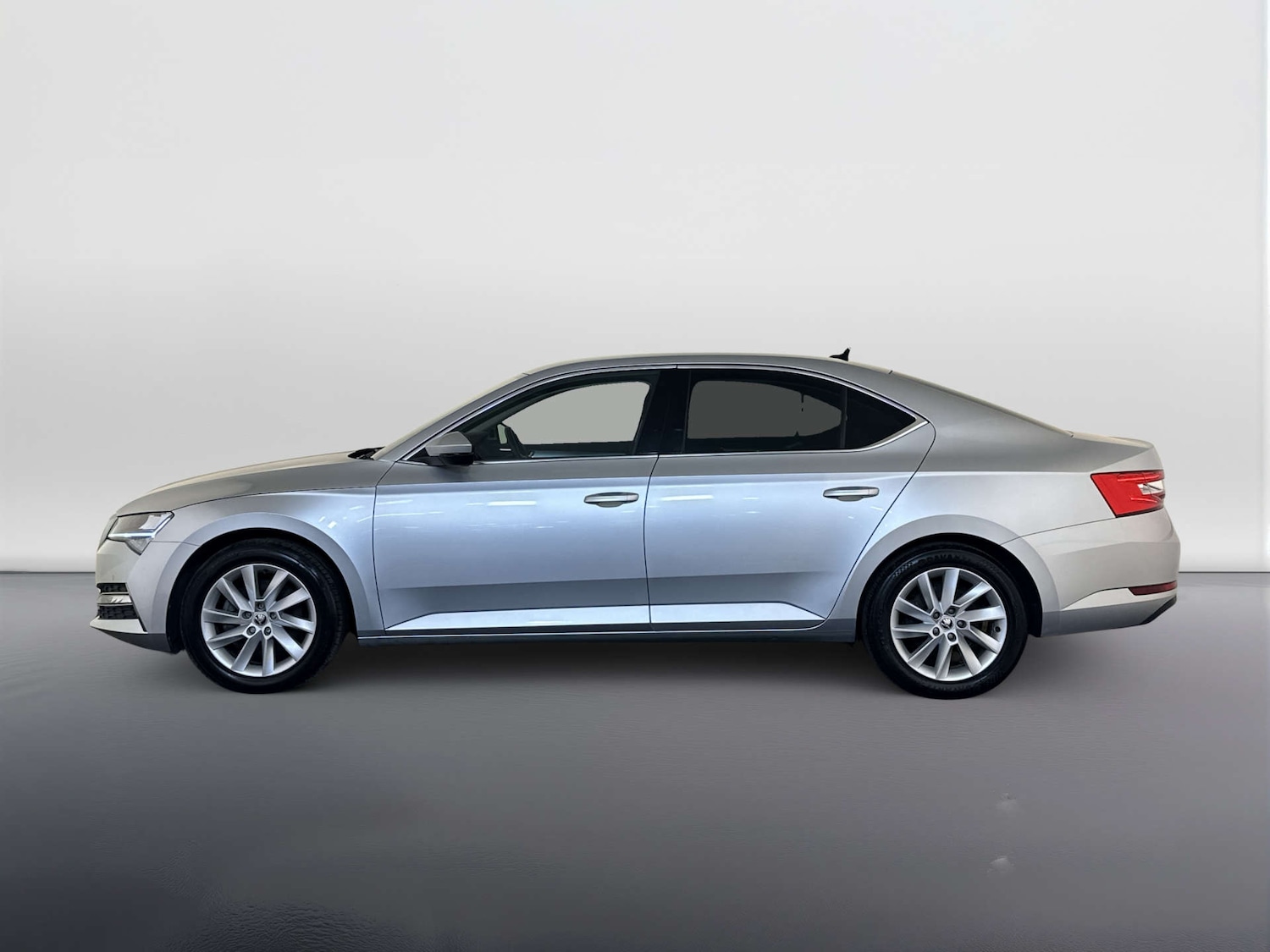 Used Skoda Superb 2021 for sale - 78083356: Photo 7