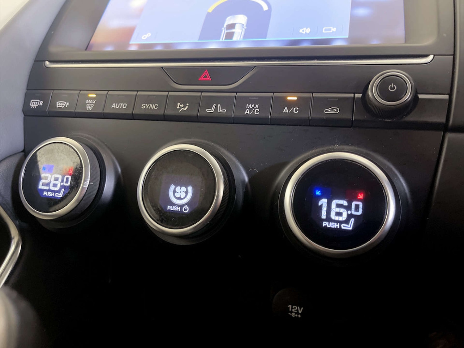 Used Jaguar E-Pace 2018 for sale - 77211738: Photo 25