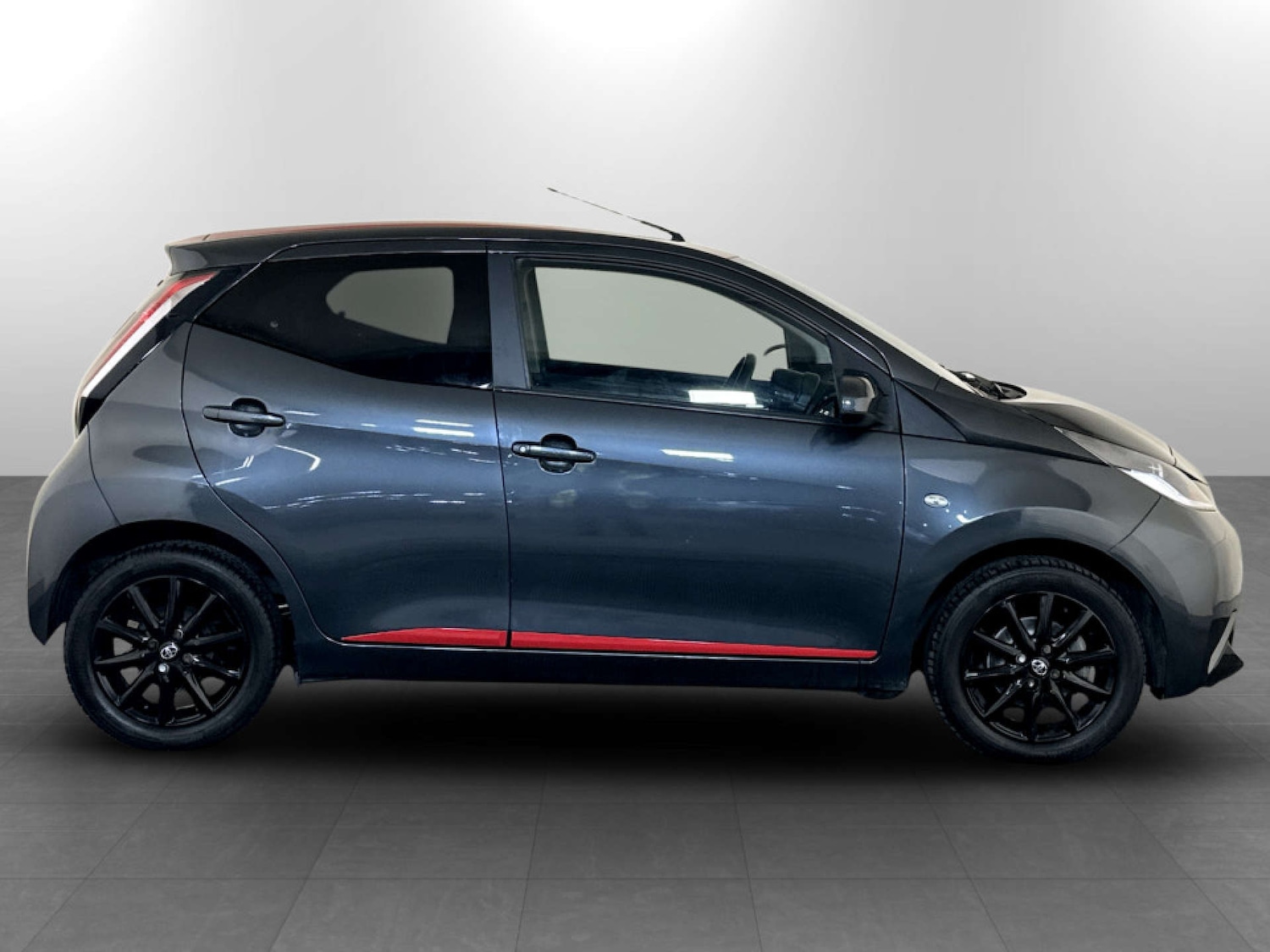 Used Toyota AYGO 2017 for sale - 77780909: Photo 11