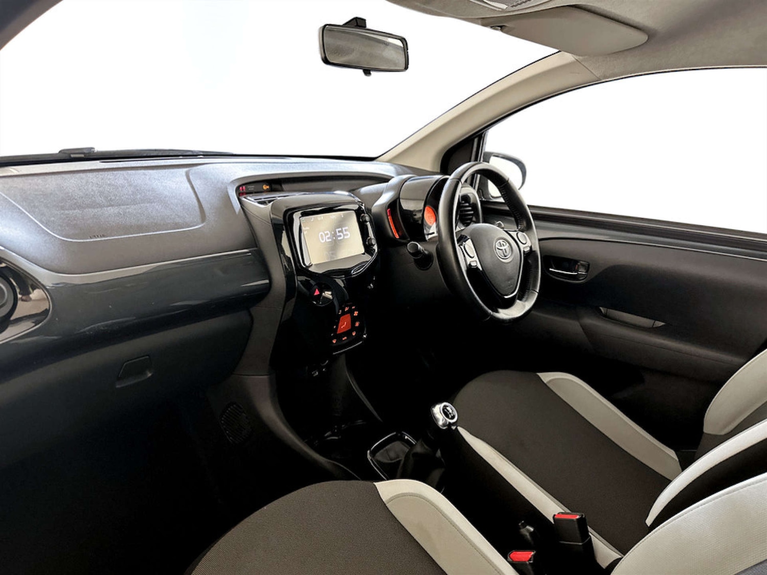 Used Toyota AYGO 2017 for sale - 77780909: Photo 12