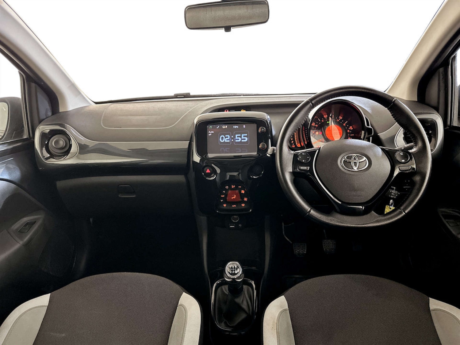 Used Toyota AYGO 2017 for sale - 77780909: Photo 3