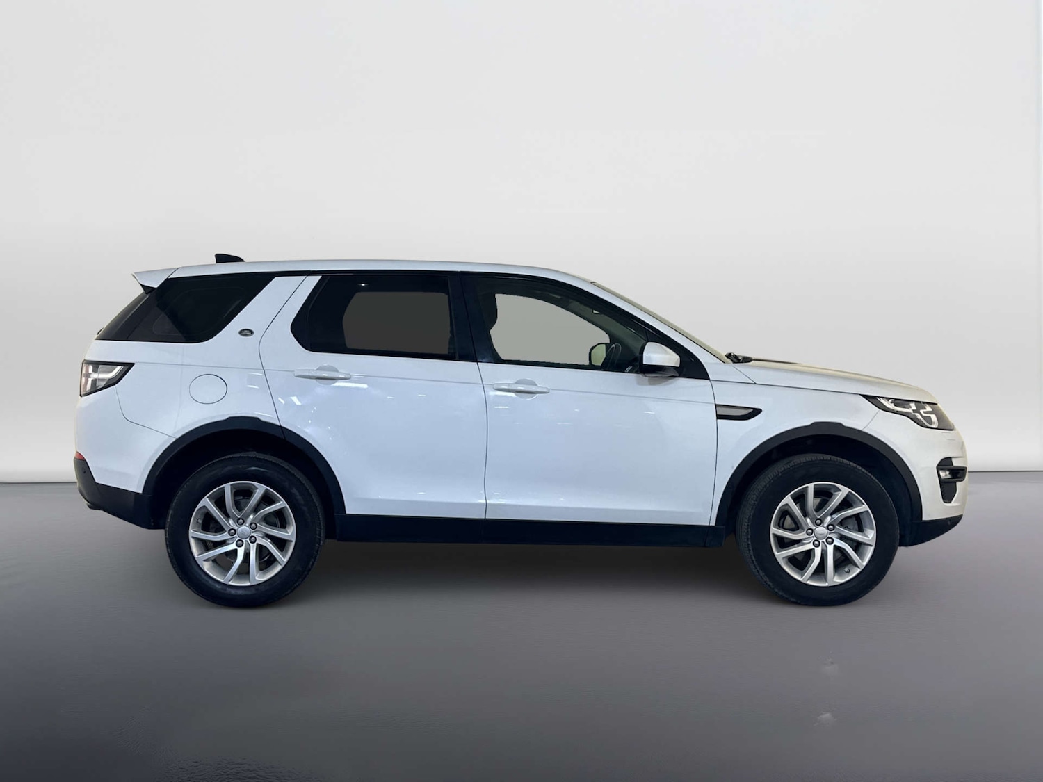 Used Land Rover Discovery Sport 2019 for sale - 77837301: Photo 11