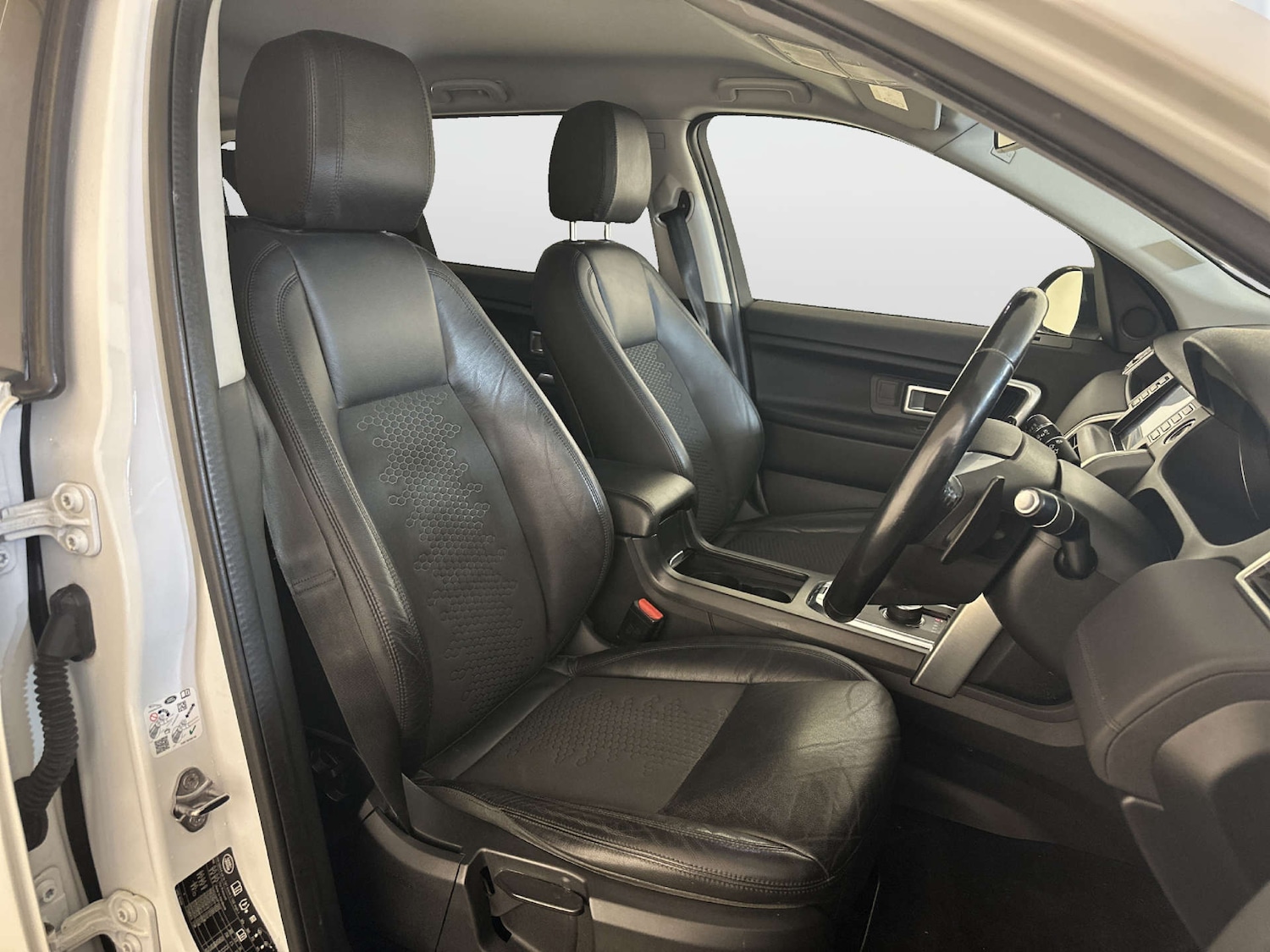 Used Land Rover Discovery Sport 2019 for sale - 77837301: Photo 13