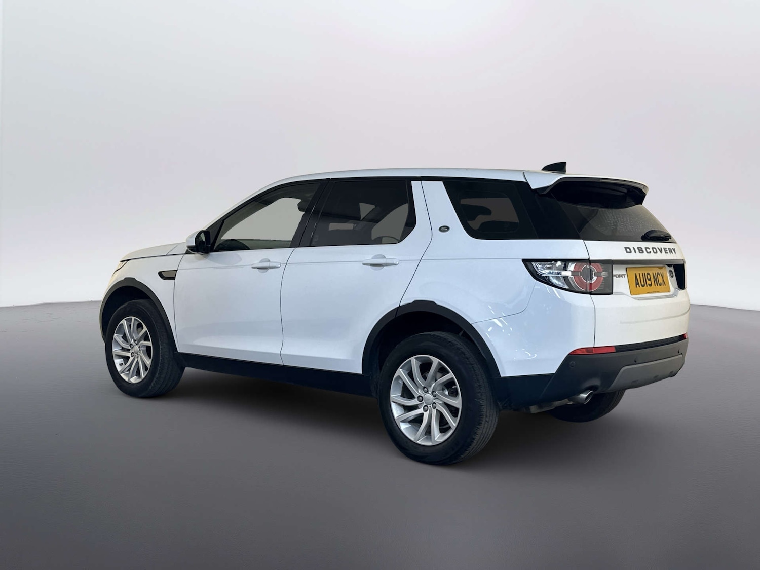 Used Land Rover Discovery Sport 2019 for sale - 77837301: Photo 8