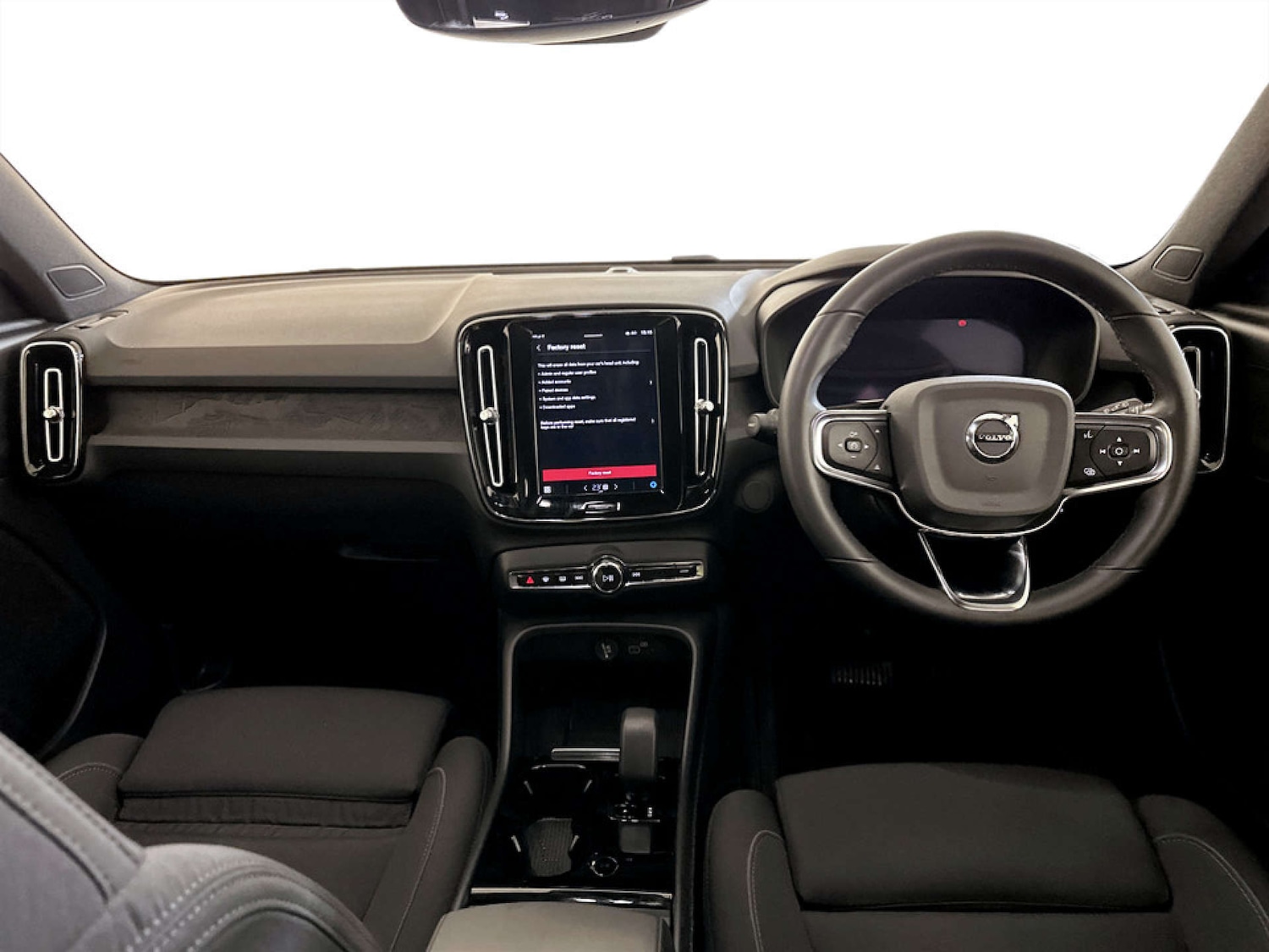 Used Volvo XC40 2022 for sale - 77422818: Photo 3