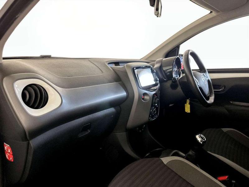 Used Toyota AYGO 2018 for sale - 76826120: Photo 12