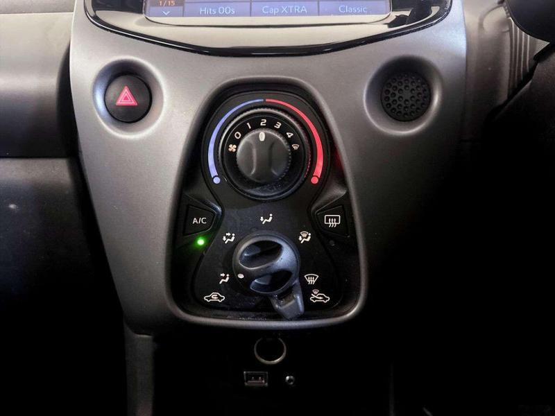 Used Toyota AYGO 2018 for sale - 76826120: Photo 23