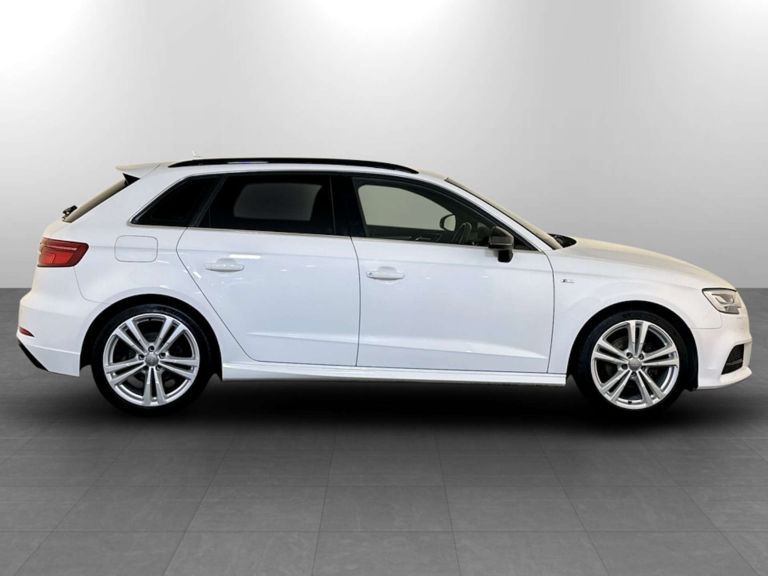 Used Audi A3 2017 for sale - 77383402: Photo 11