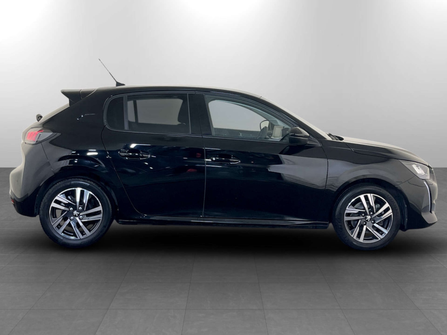 Used Peugeot 208 2021 for sale - 77342172: Photo 11