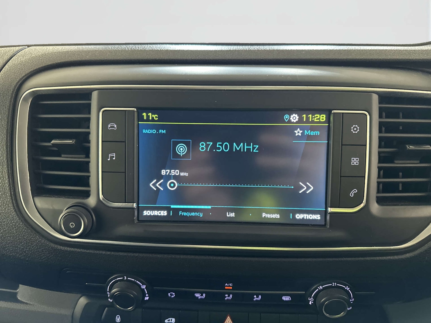 Used Peugeot e-Expert 2022 for sale - 78003893: Photo 20