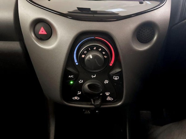 Used Toyota AYGO 2020 for sale - 76222627: Photo 25