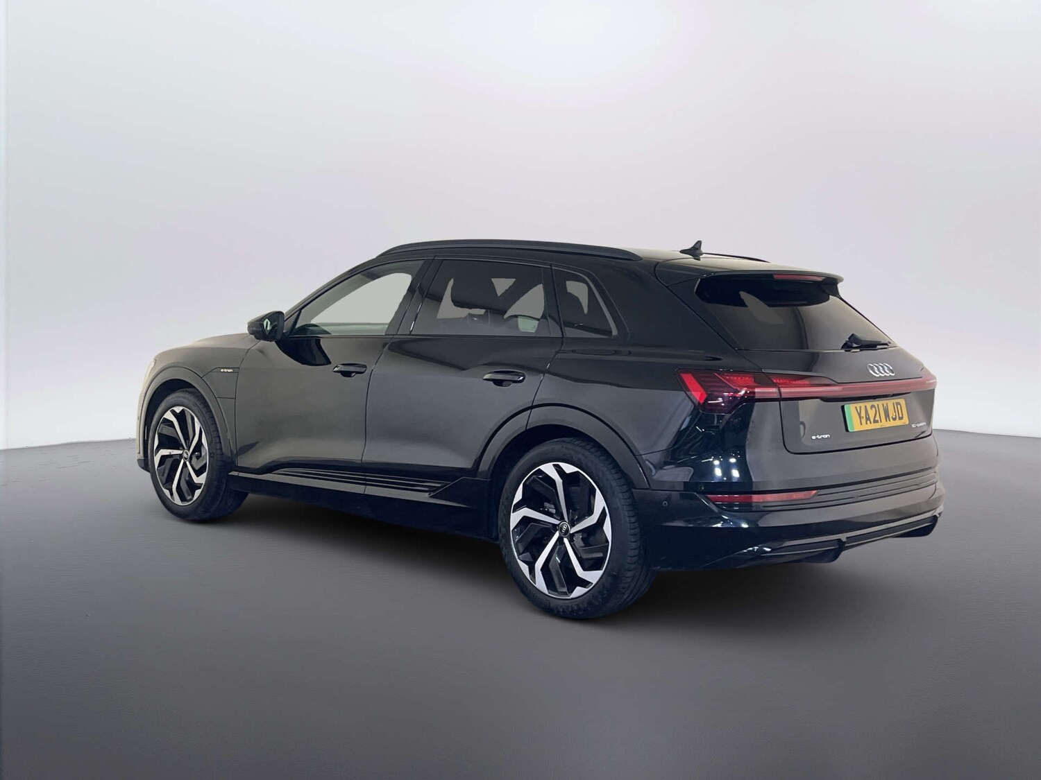 Used Audi e-tron 2021 for sale - 77989882: Photo 8