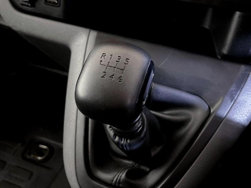 Used Vauxhall Vivaro 2022 for sale - 76352232: Photo 23