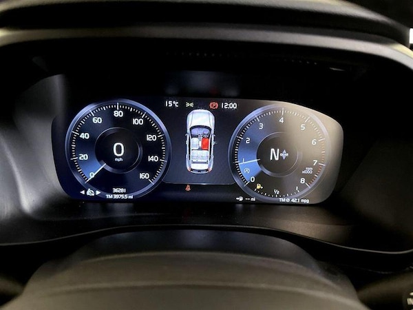 Used Volvo XC40 2021 for sale - 76332470: Photo 18