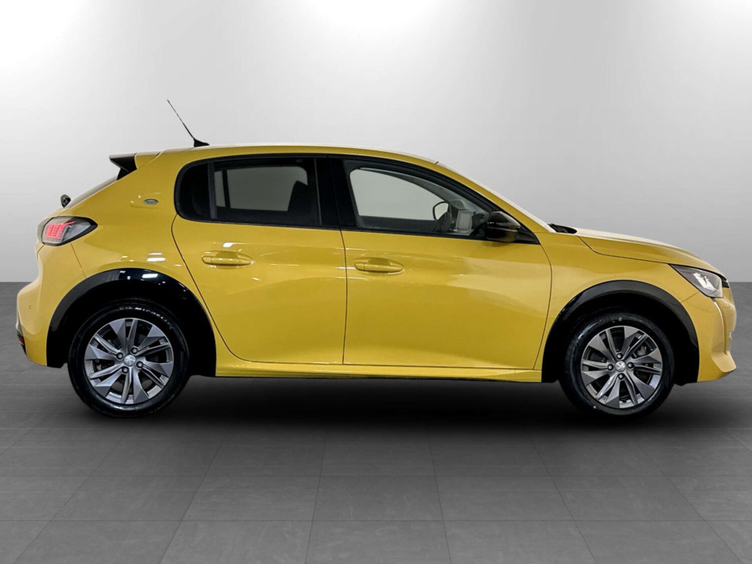 Used Peugeot 208 2023 for sale - 77523451: Photo 11