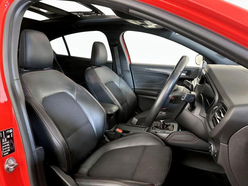 Used Ford Focus 2019 for sale - 76684997: Photo 13