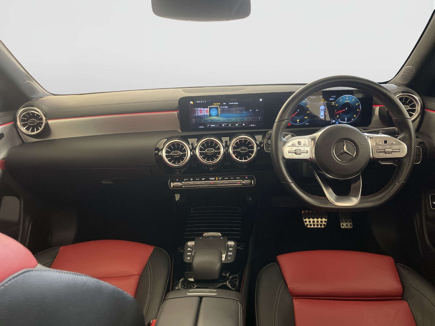 Used Mercedes-Benz CLA 2022 for sale - 77850757: Photo 3