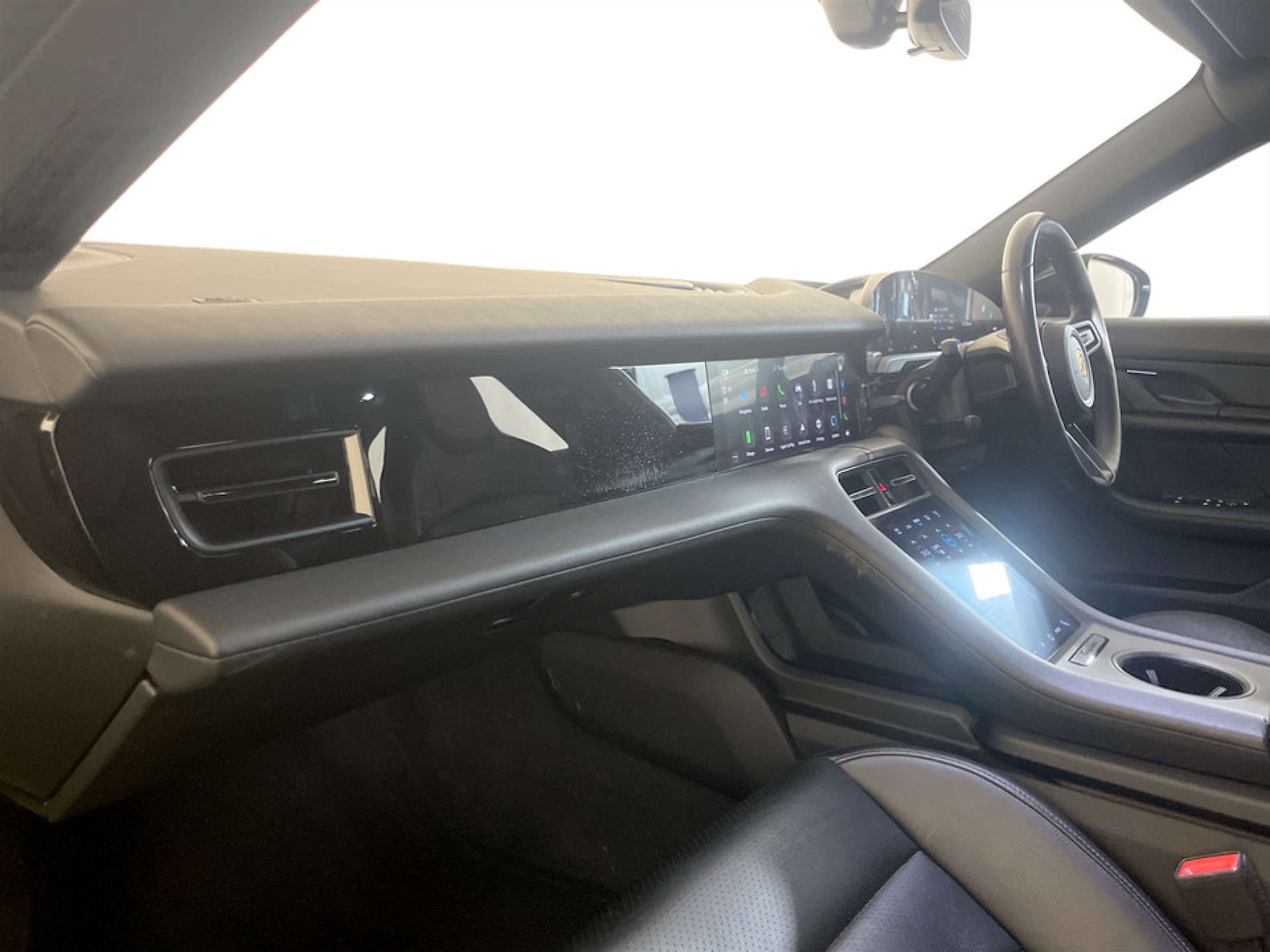 Used Porsche Taycan 2022 for sale - 77452538: Photo 11