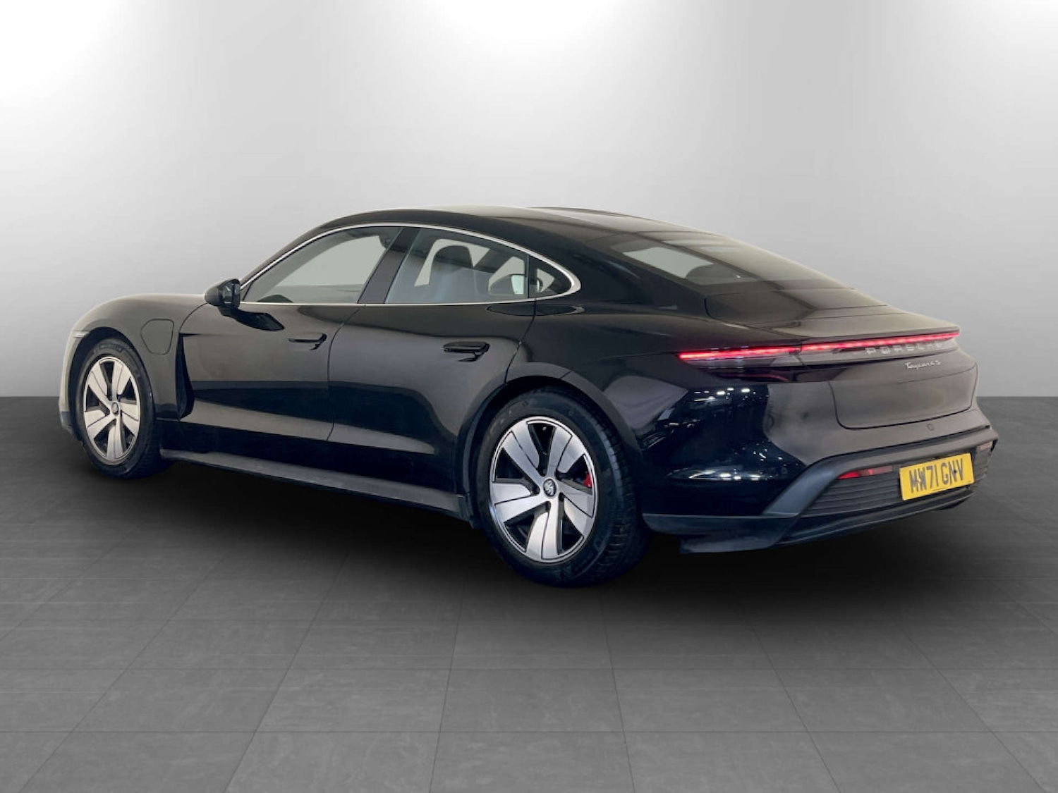 Used Porsche Taycan 2022 for sale - 77452538: Photo 7