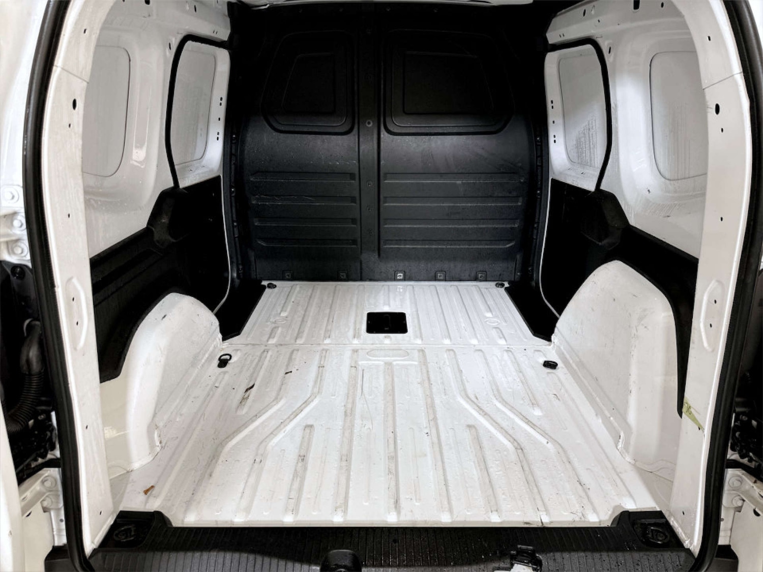 Used Nissan Other 2023 for sale - 77406111: Photo 14