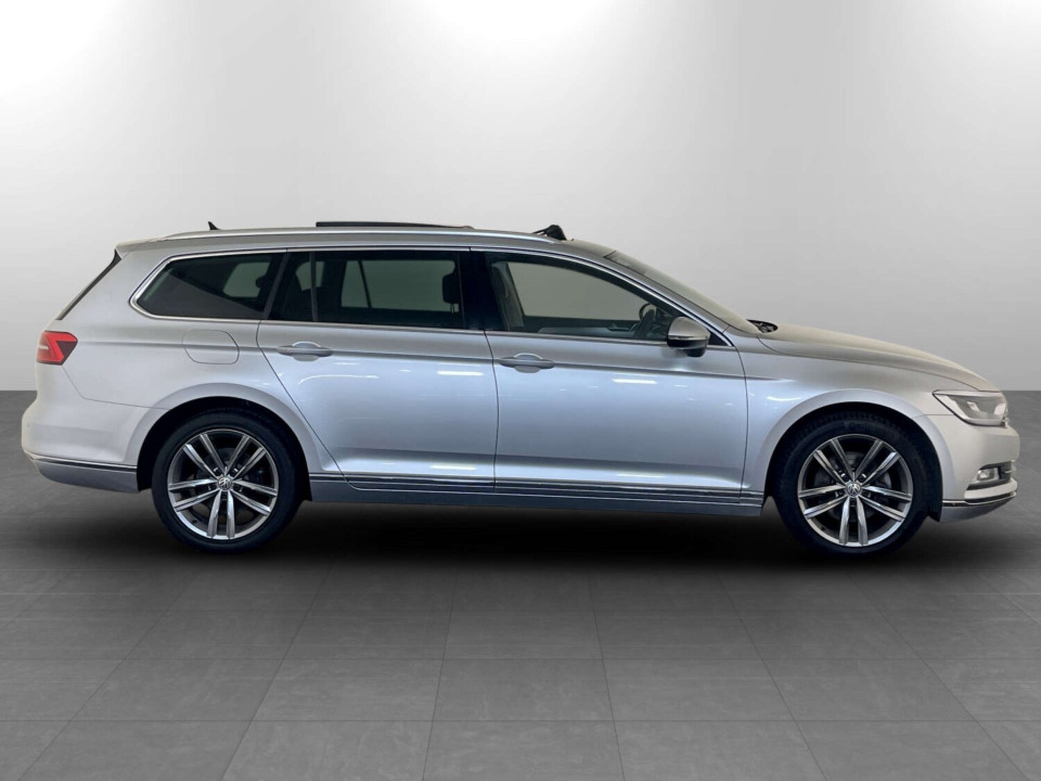 Used Volkswagen Passat 2018 for sale - 77368180: Photo 11