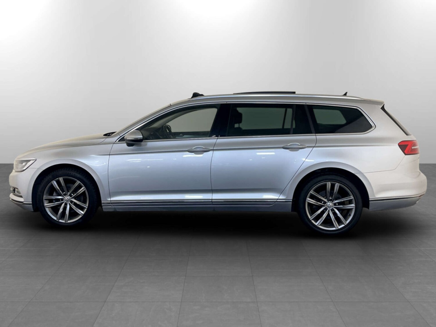 Used Volkswagen Passat 2018 for sale - 77368180: Photo 7