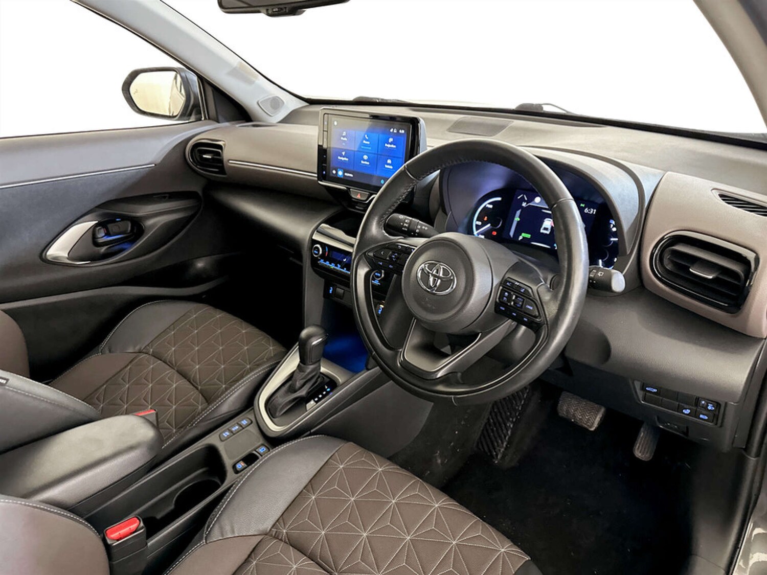 Used Toyota Yaris Cross 2023 for sale - 77581161: Photo 15